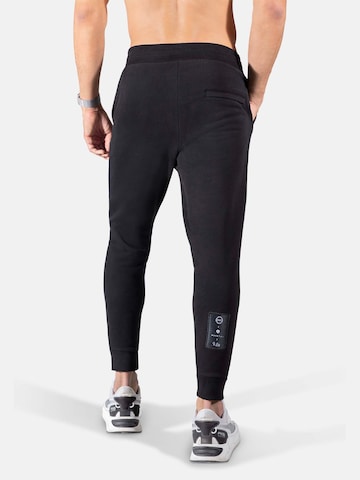 MOROTAI Slimfit Sporthose 'CORPORATE' in Schwarz