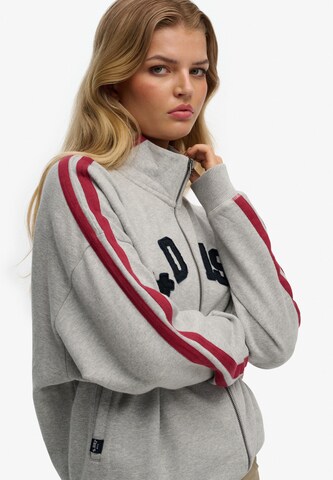 Veste de survêtement 'Athletic Essentials' Superdry & Co en gris