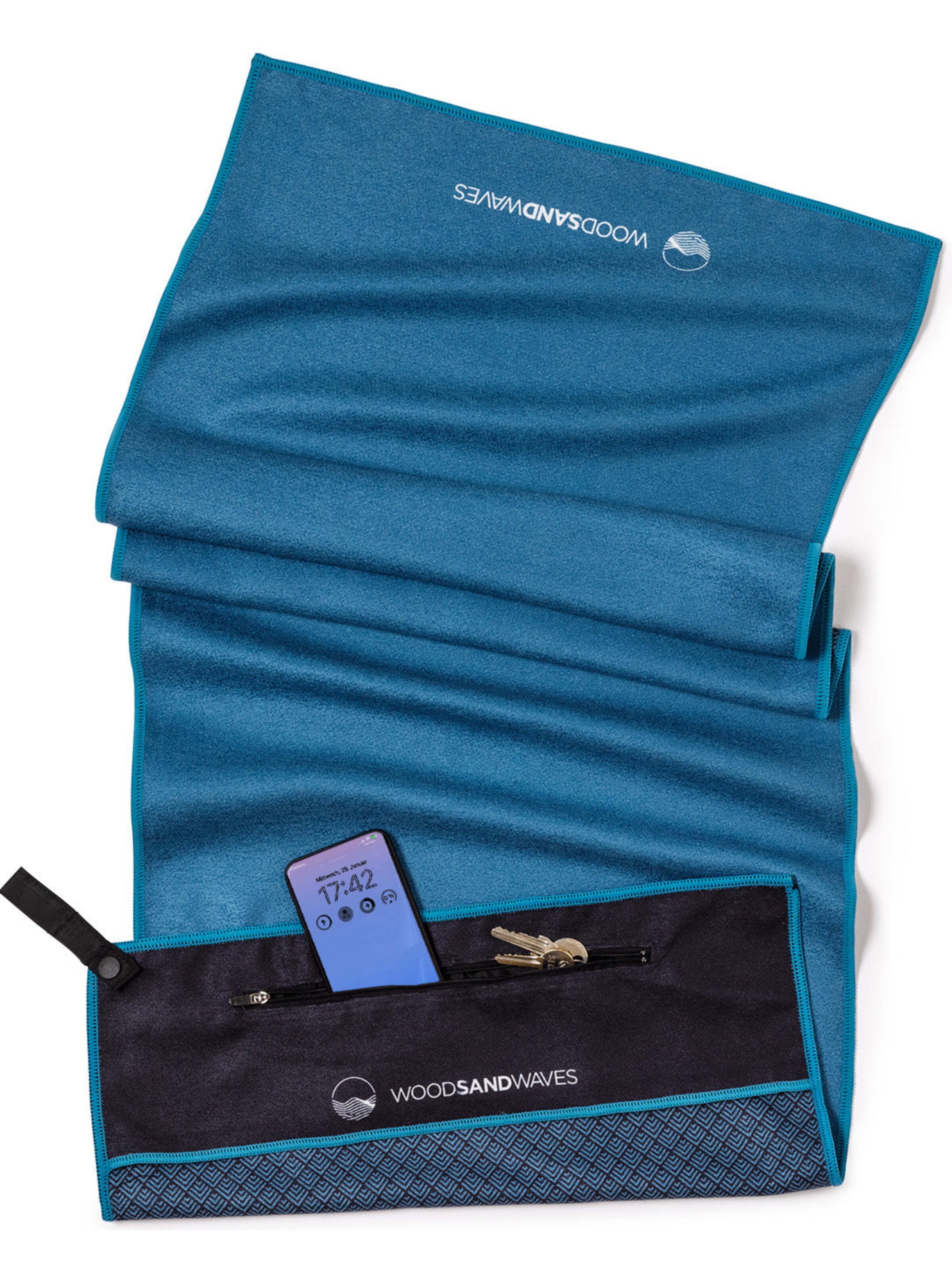 woodsandwaves Towel 'Clear Blue' in Blue: front