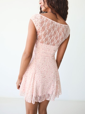 Abito da cocktail di Bershka in rosa