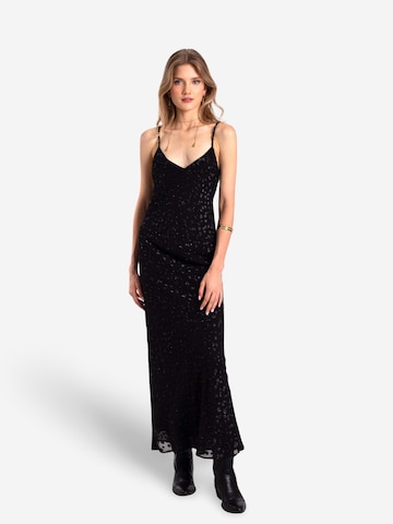 Robe THE-ARE en noir : devant