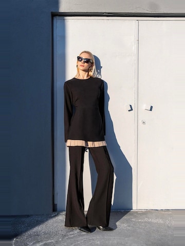 Touche Prive Sweater in Black