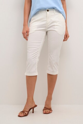CULTURE Slim fit Trousers 'Brita' in White: front