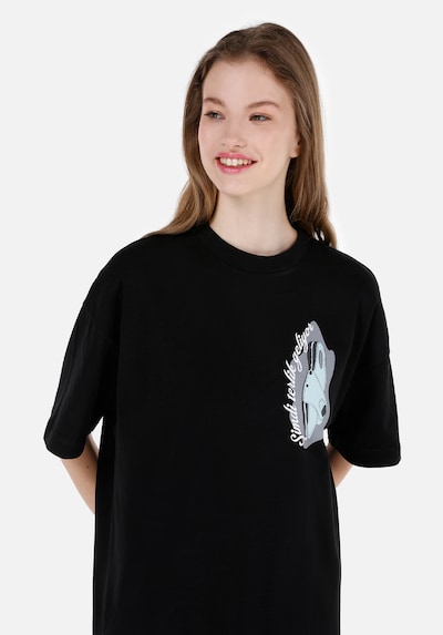 Colin's T-shirt en bleu clair / gris / noir / blanc, Vue avec produit