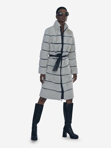 Lola Casademunt Winter coat in White