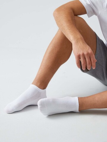 SNOCKS Ankle Socks in White