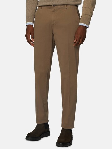 Boggi Milano Regular Chino Pants in Brown: front