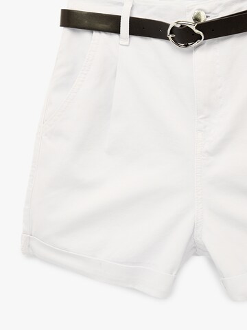 Koton Loose fit Pleat-front trousers in White