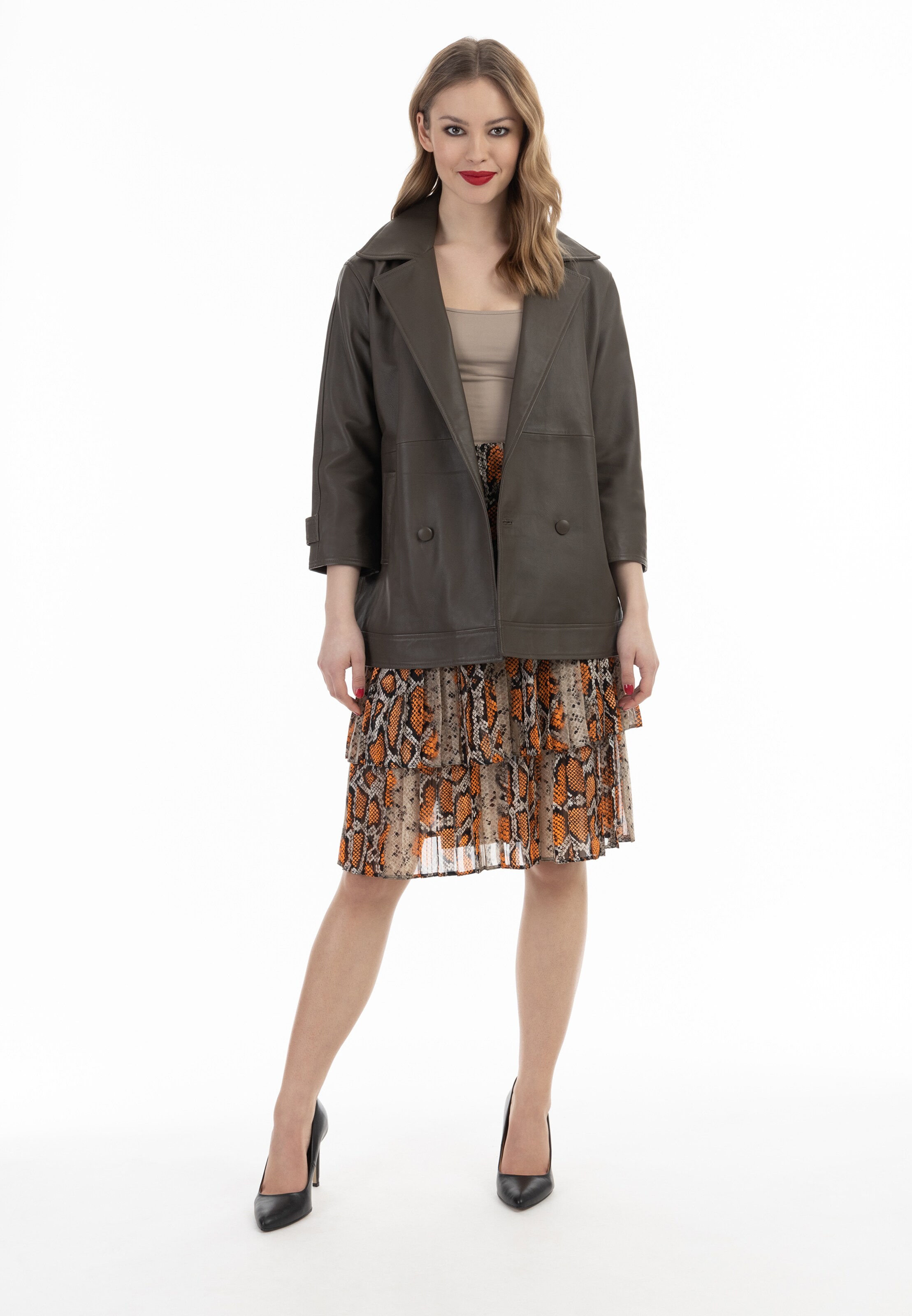 faina Tussenjas in Bruin