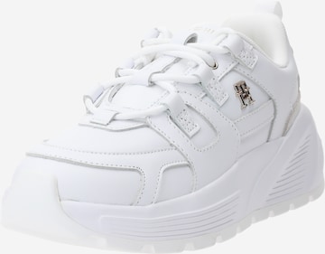 Baskets basses TOMMY HILFIGER en blanc : devant