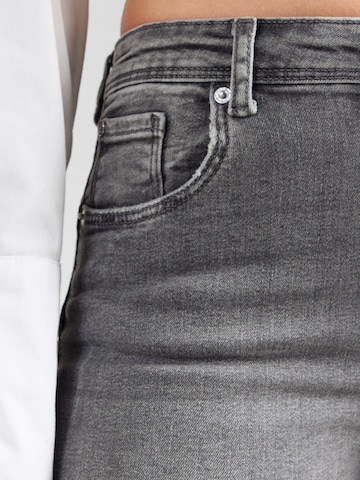 Tally Weijl Skinny Jeans in Grey