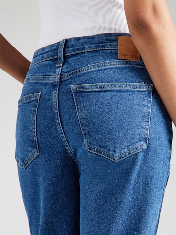 regular Jeans 'PCKelly' di PIECES in blu