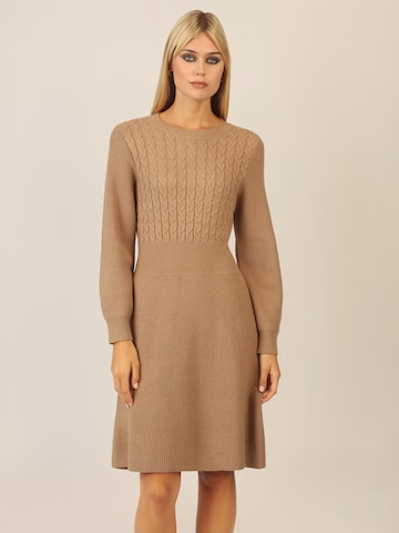 APART Knitted dress in Beige: front