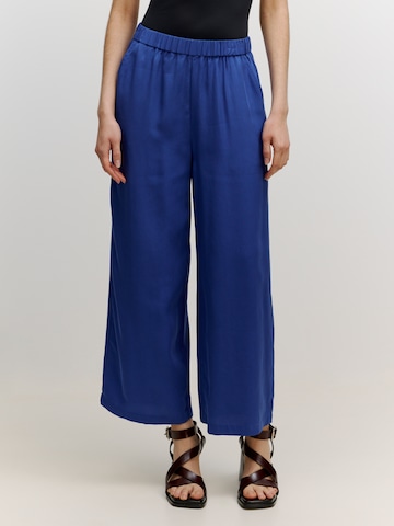 EDITED Wide leg Broek 'Nona' in Blauw: voorkant