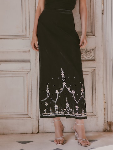 love & roses Rok in Zwart: voorkant