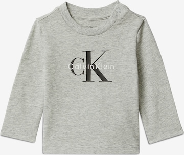 Calvin Klein Jeans Футболка в Серый: спереди