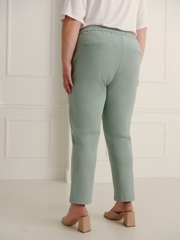 Guido Maria Kretschmer Curvy Slimfit Broek 'Caya' in Groen