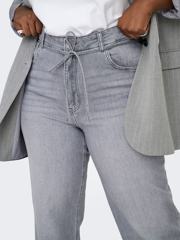 regular Jeans 'CARGIANNA' di ONLY Carmakoma in grigio