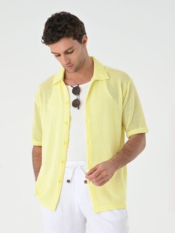 Antioch Regular fit Button Up Shirt in Yellow