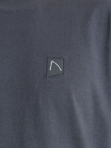 T-Shirt CHASIN' en gris