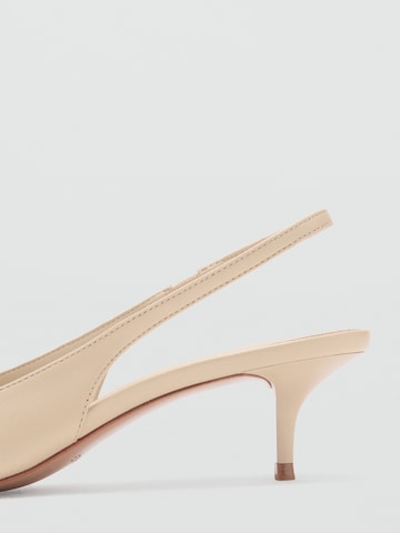 MANGO Remmiavokkaat 'TOM' värissä beige