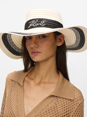 balts Karl Lagerfeld Hūte