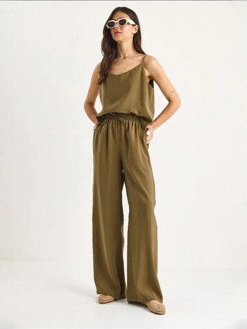 Completo pantalone di Bianco Lucci in verde