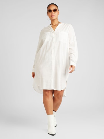 Camicia da donna 'APELDOORN' di ONLY Carmakoma in bianco