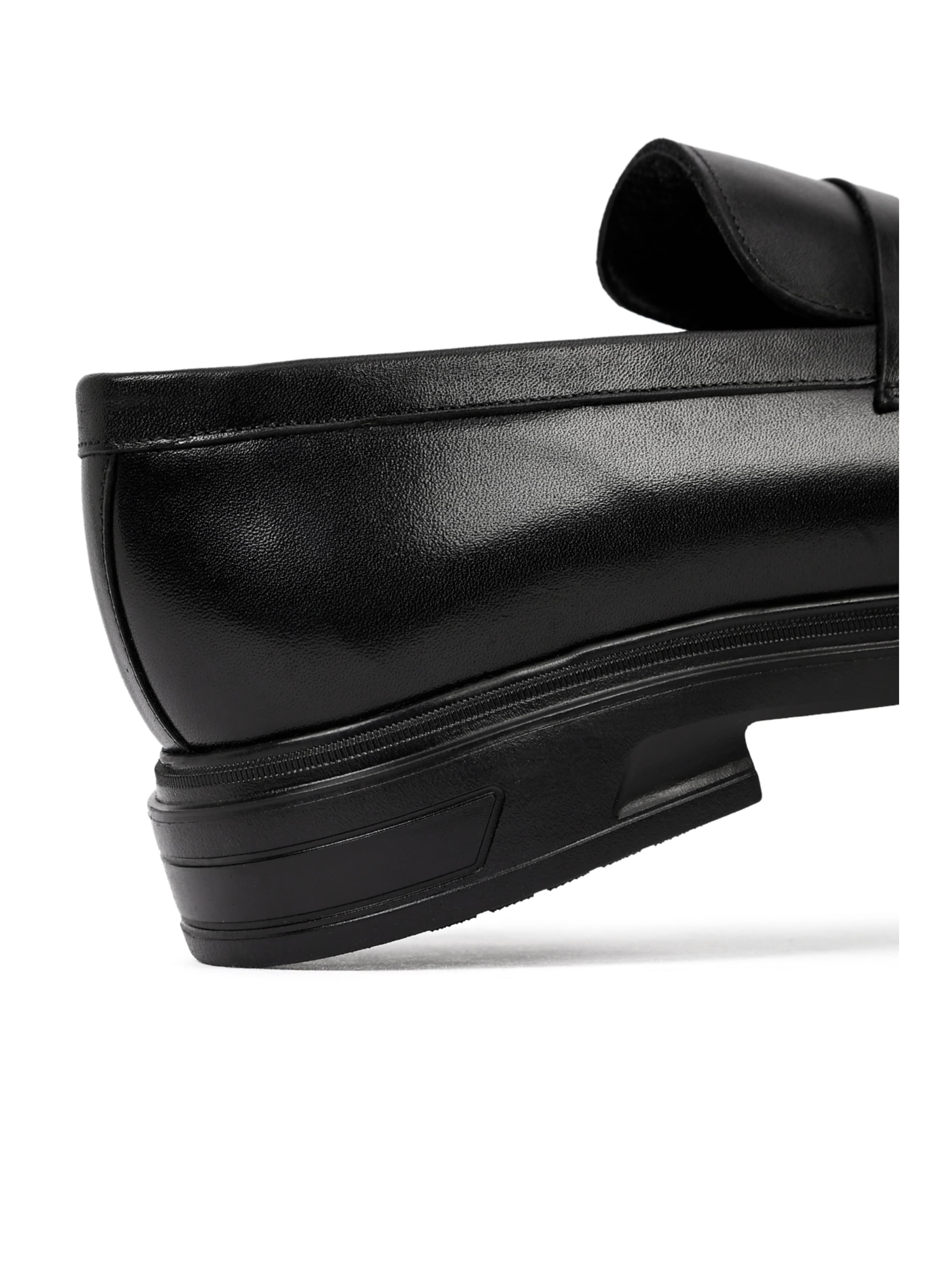 Chaussure basse Derimod en noir