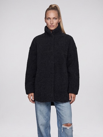 BLONDE No. 8 Winterjas in Zwart