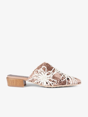 Hispanitas Clogs in Brown: front