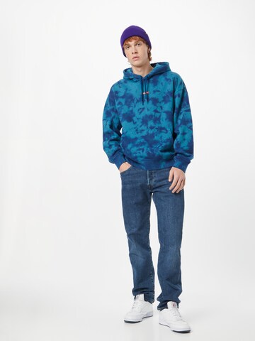 LEVI'S ® Sweatshirt 'Relaxed Baby Tab Hoodie' in Groen