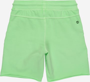 VINGINO Regular Shorts in Grün