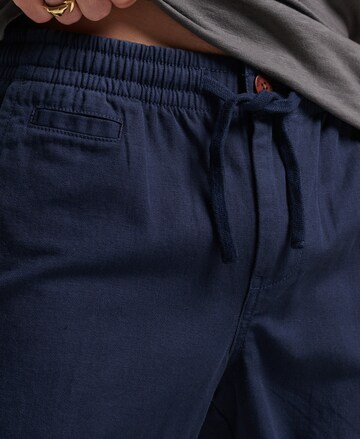 Superdry Regular Shorts in Blau