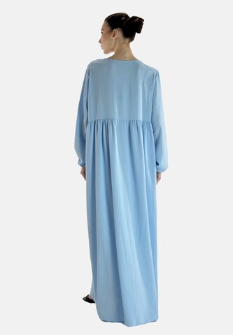 Elara Kjole i blå