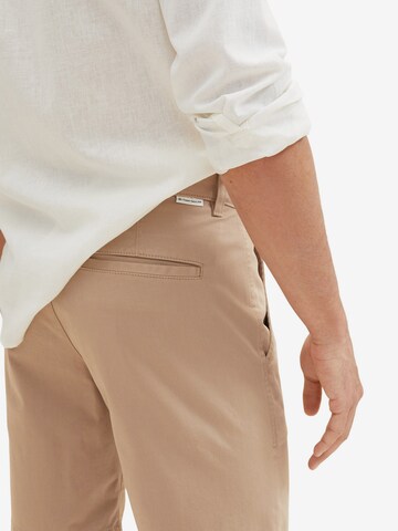 Regular Pantalon chino TOM TAILOR en marron