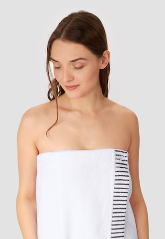 SCHIESSER Towel 'Rom' in White