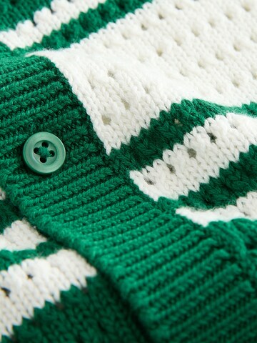 Next Set 'Set' in Green