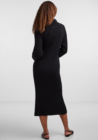 YAS Knitted dress 'Mavi' in Black