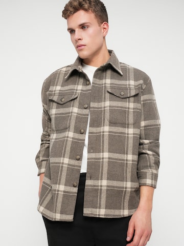 SELECTED Comfort fit Button Up Shirt 'SLHPABLO' in Brown