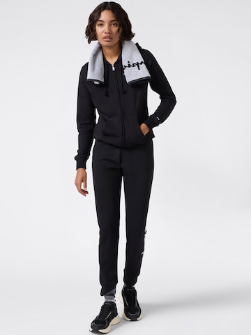 Hanorac de la Champion Authentic Athletic Apparel pe negru