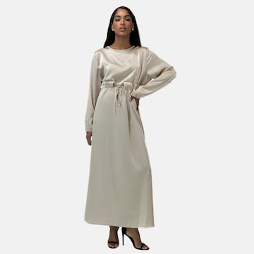 Robe de soirée Elara en beige : devant