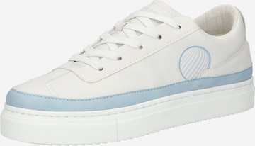Komrads Sneakers in White: front
