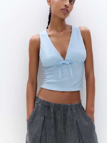 Pull&Bear Top w kolorze niebieski: przód