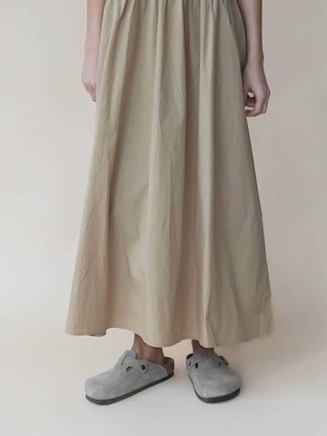 STUDIO FEDER Zomerjurk in Beige
