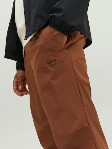 R.D.D. ROYAL DENIM DIVISION Tapered Pants in Brown