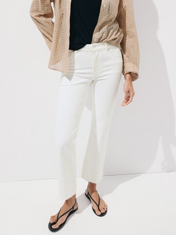 MANGO Regular Jeans 'SIENNA' in Wit: voorkant