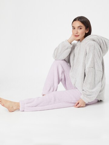 Hunkemöller Pyjamahousut värissä lila