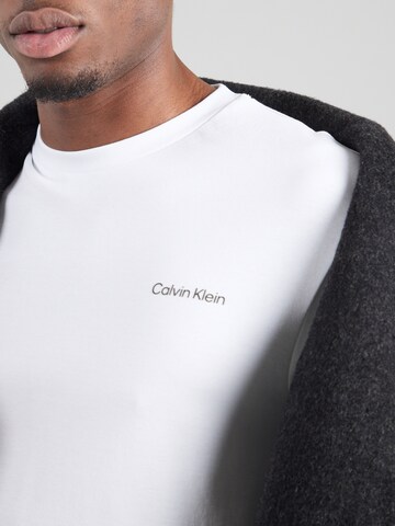 Maglietta di Calvin Klein in bianco