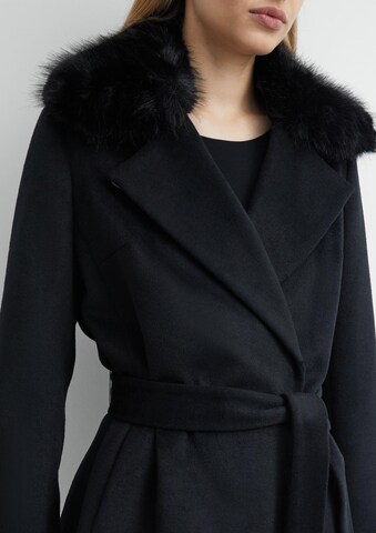 COMMA Between-seasons coat in Black: front